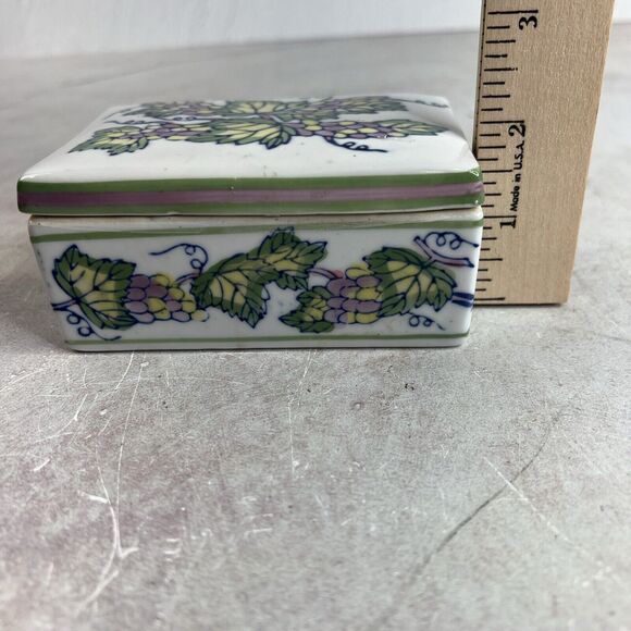 Fifth Avenue Crystal LTD Porcelain Lidded Trinket Jewelry Box Grape Leaf Pattern - Picture 10 of 12